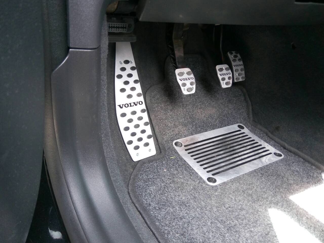 Накладки на педали Volvo V50 — изображение 2