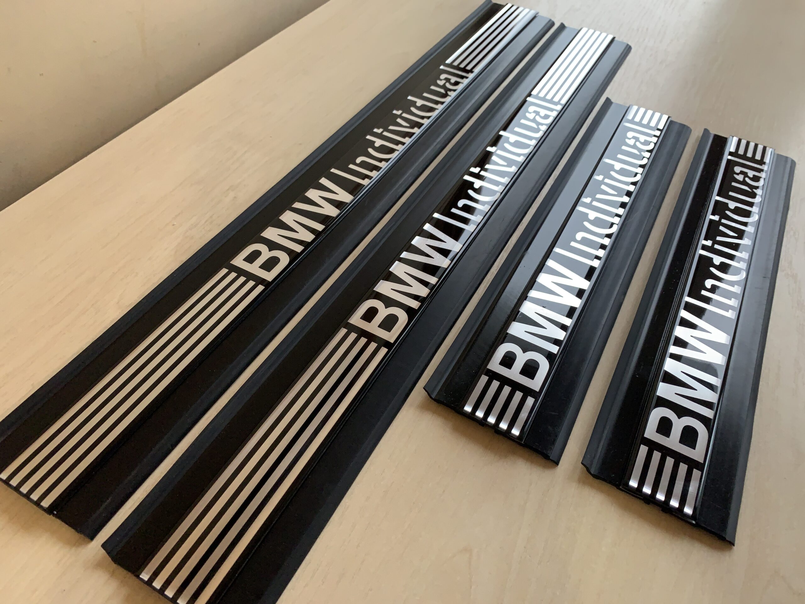 Накладки на порги individual BMW e34