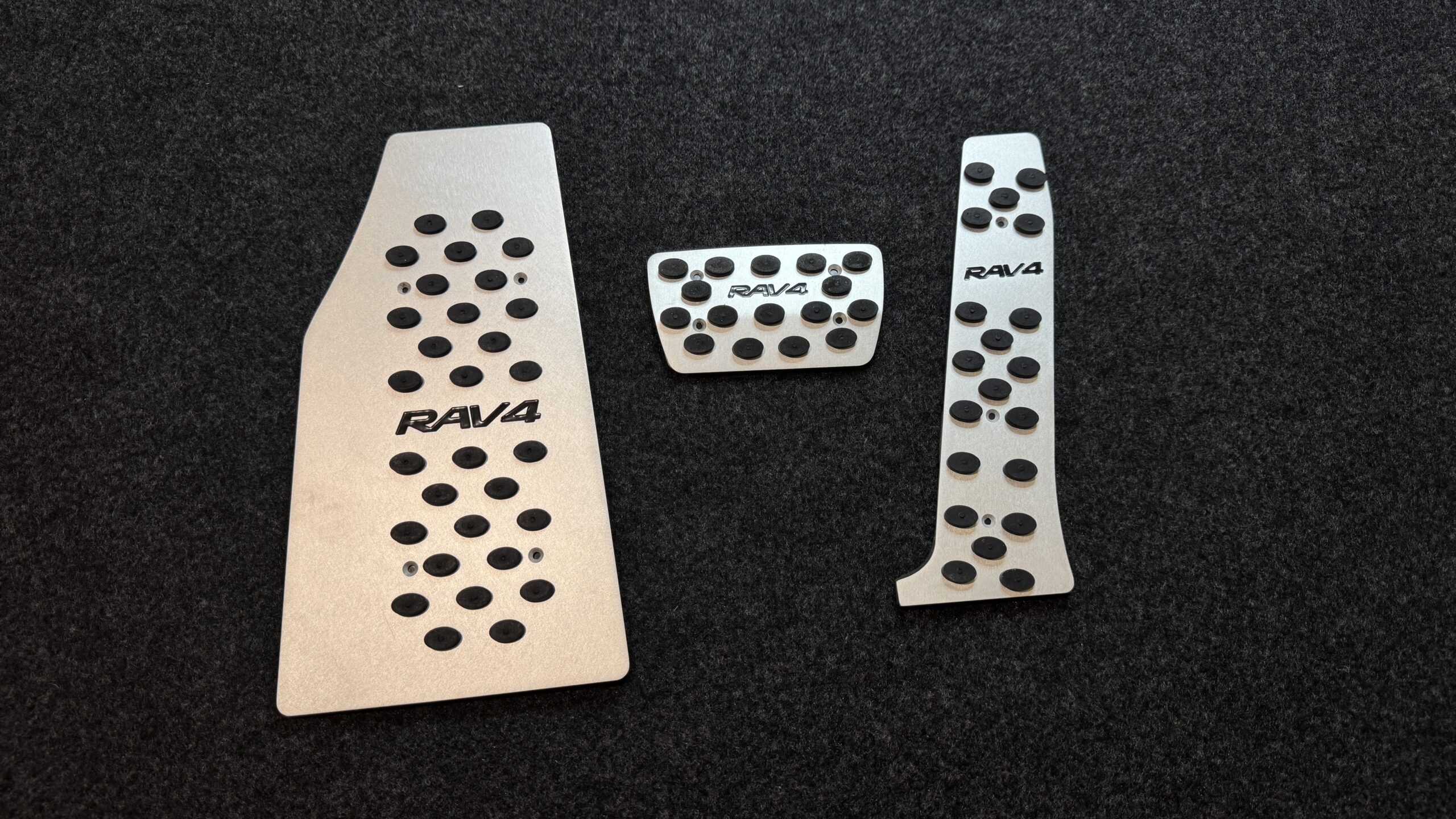 Накладки Toyota rav 4 2019-