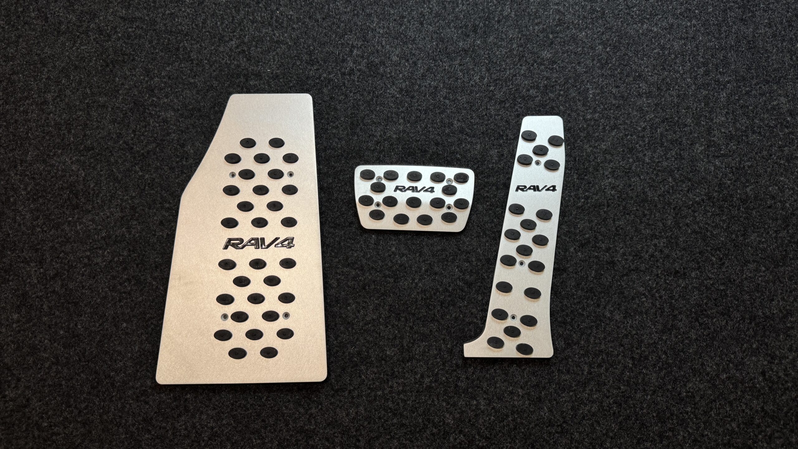 Накладки Toyota rav 4 2019-