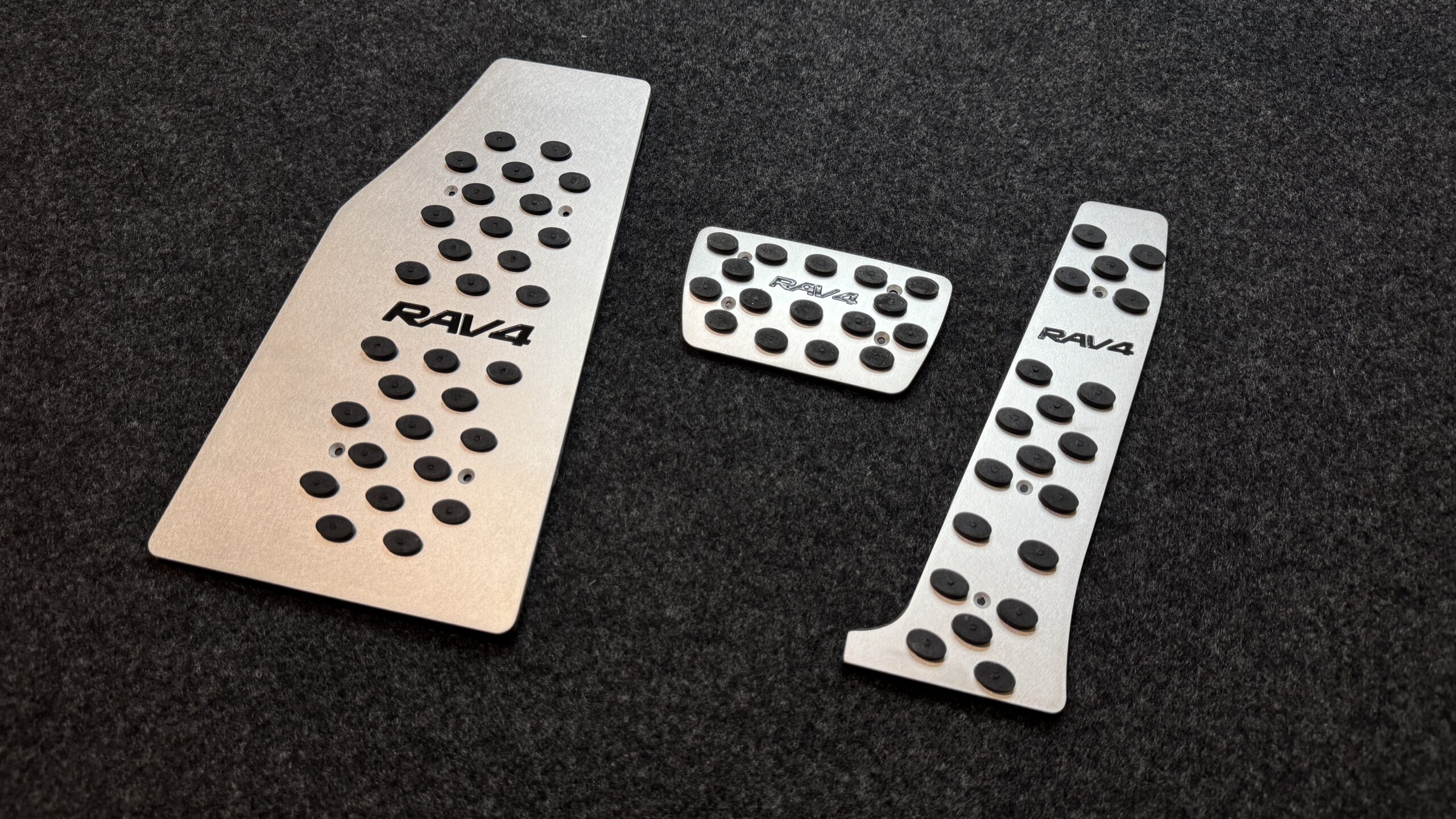 Накладки Toyota rav 4 2019-