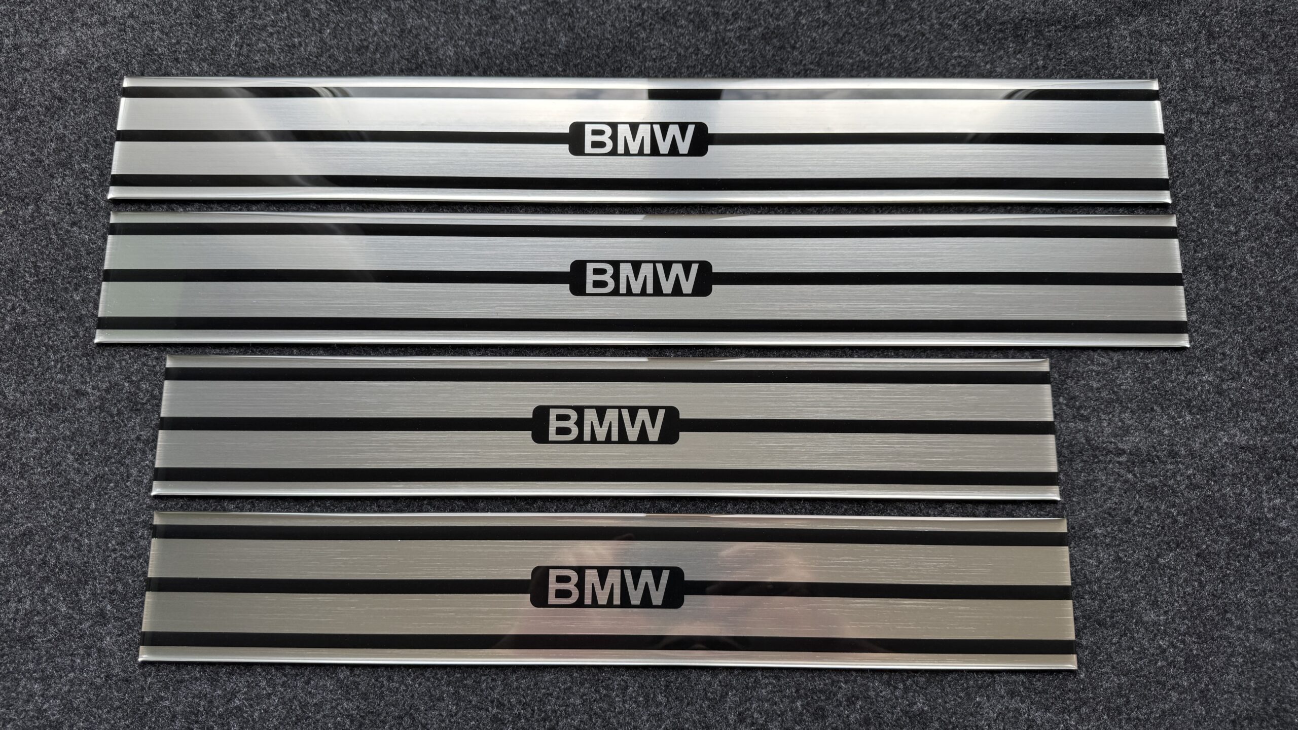 Накладки на порги BMW E32