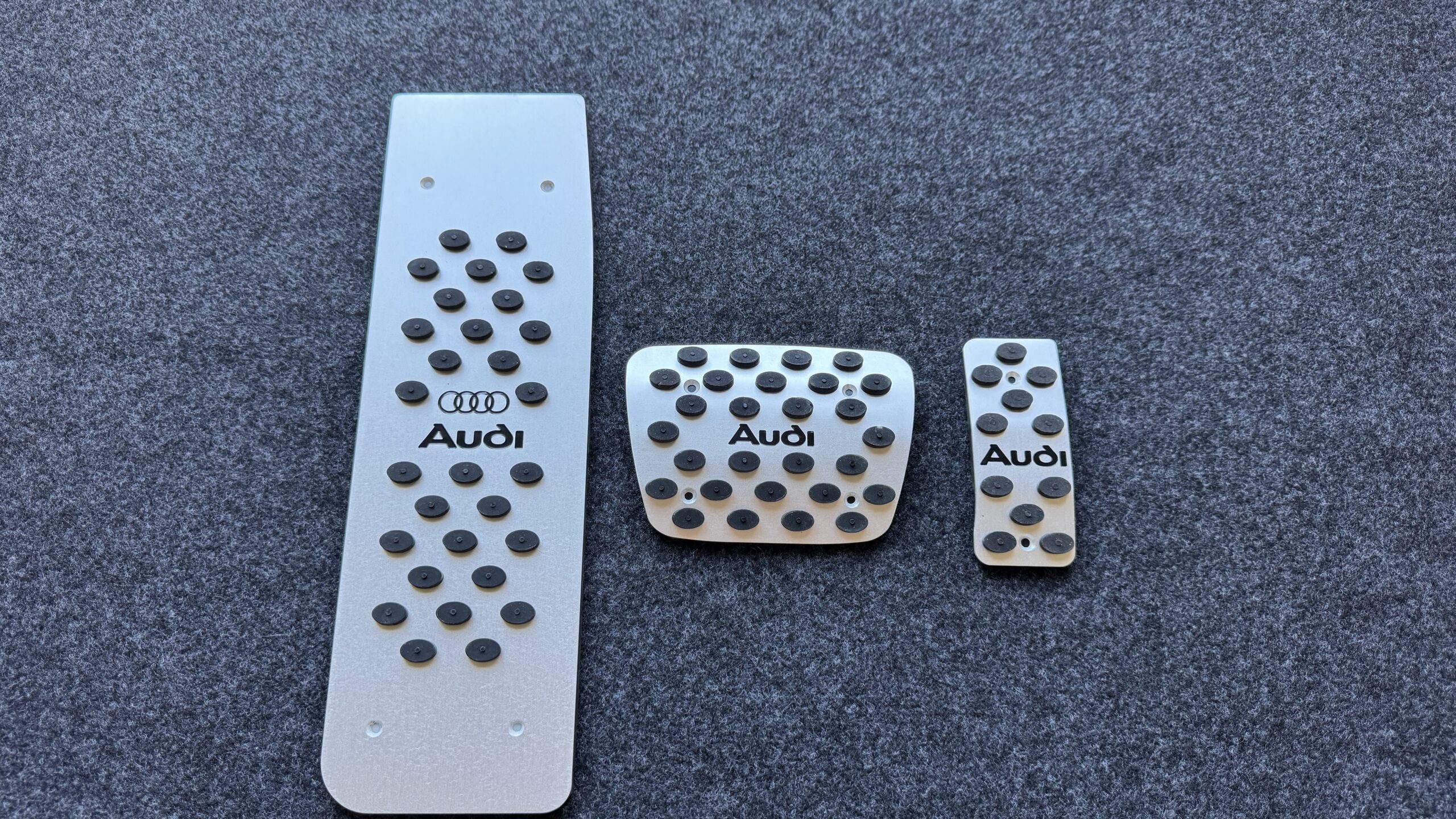 Накладки на педали Audi A6 (C8)