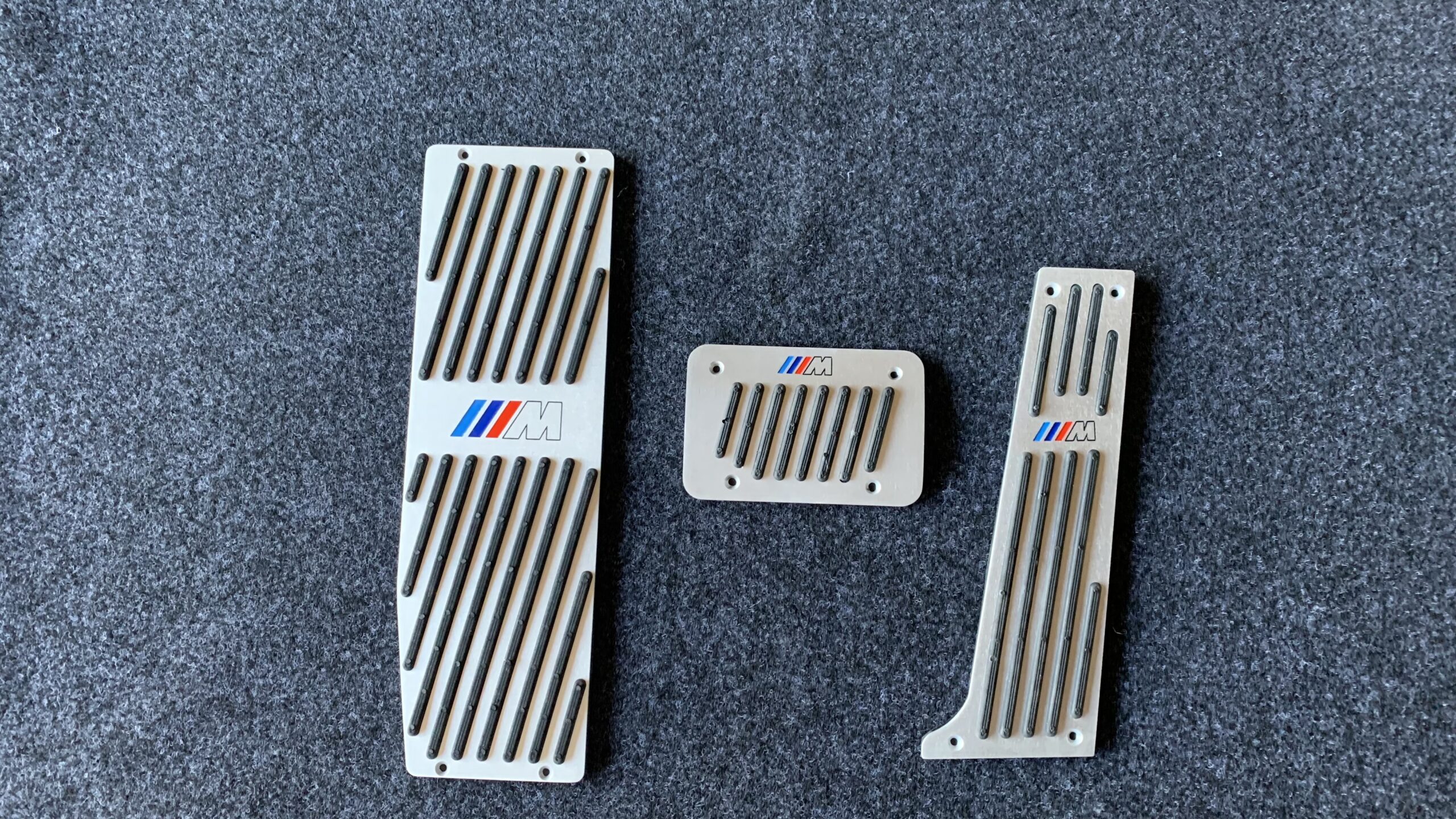 Накладки на педали M BMW E24